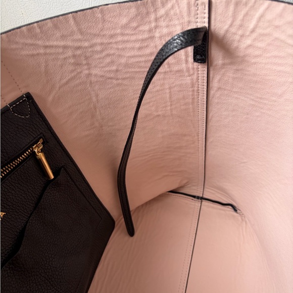 Cuyana large black leather tote inscribed with “Hopie”gold letters - Picture 7 of 9